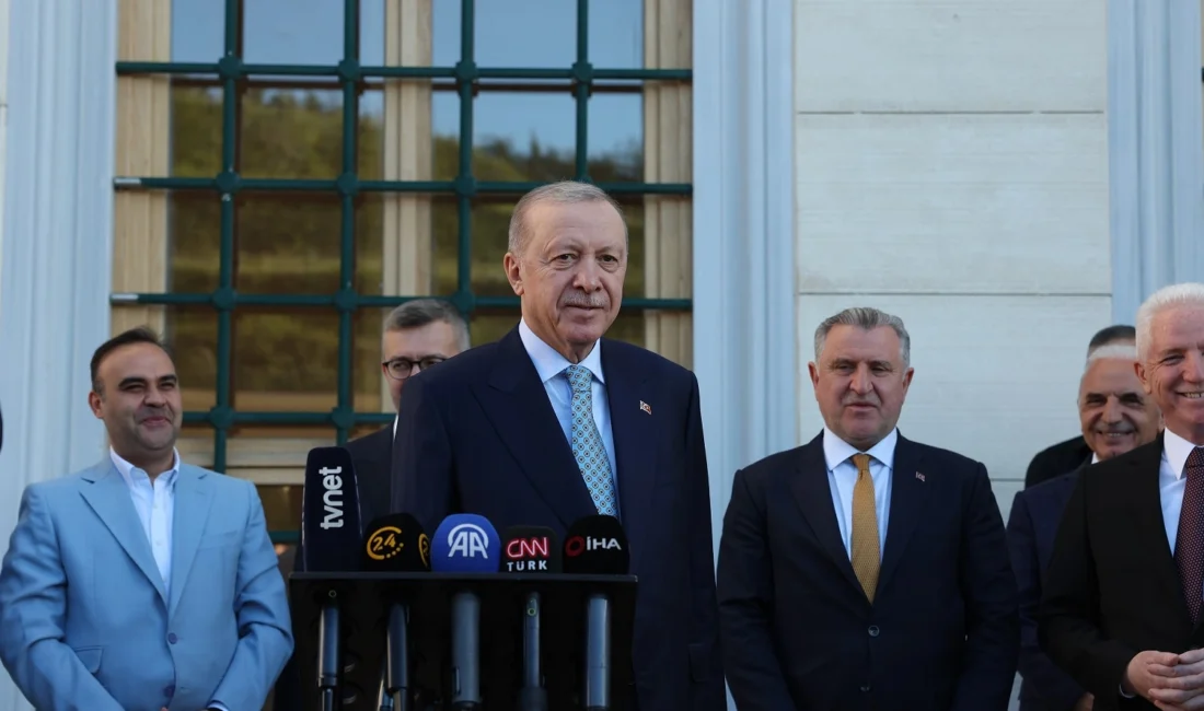 Cumhurbaşkanı Recep Tayyip Erdoğan, bayram namazını Büyük Çamlıca Camisi’nde kıldı.