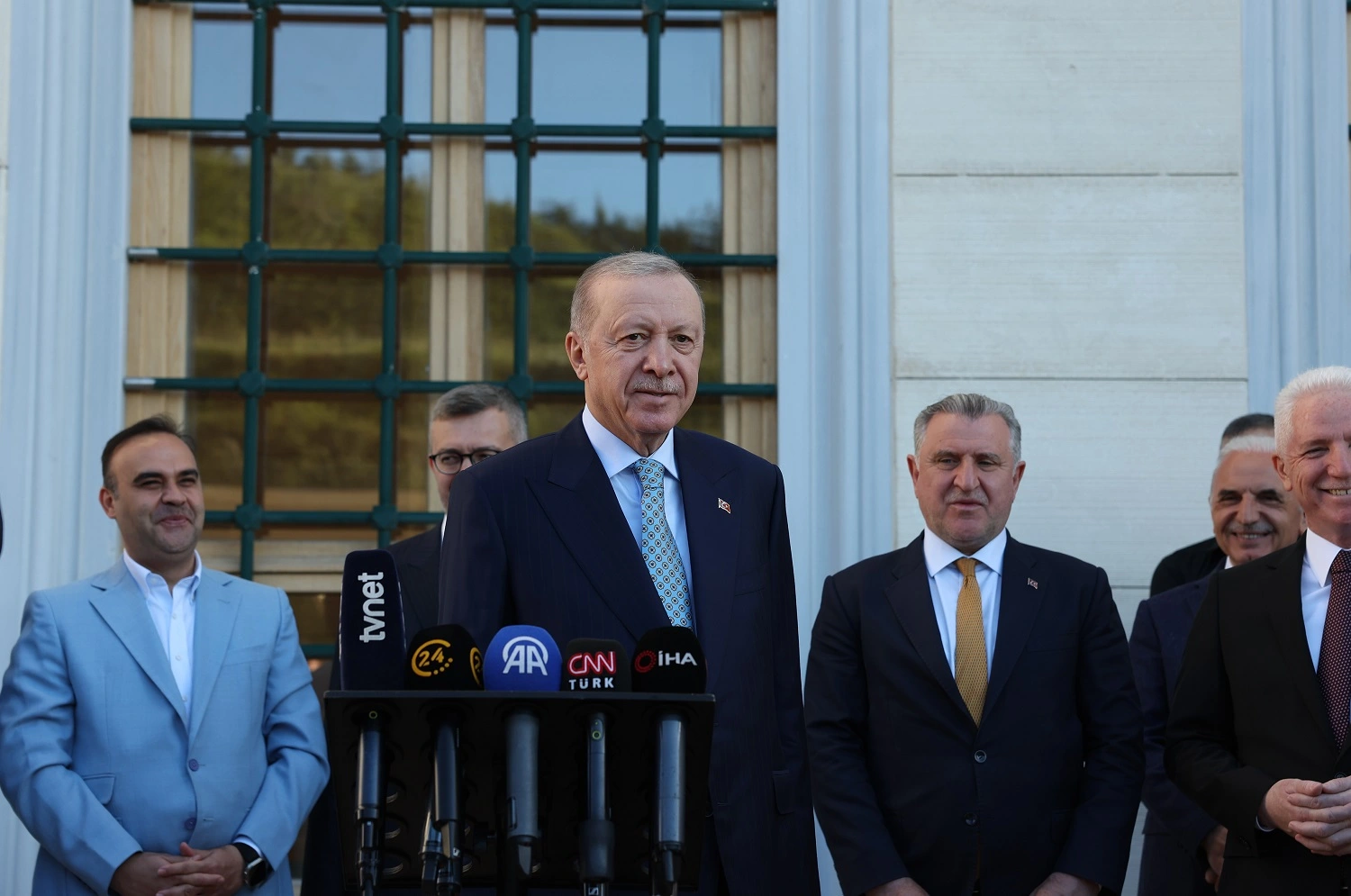 Cumhurbaşkanı Recep Tayyip Erdoğan, bayram namazını Büyük Çamlıca Camisi’nde kıldı.